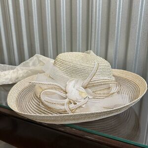 Vintage Women’s Wide Brim Hat 🐎👒